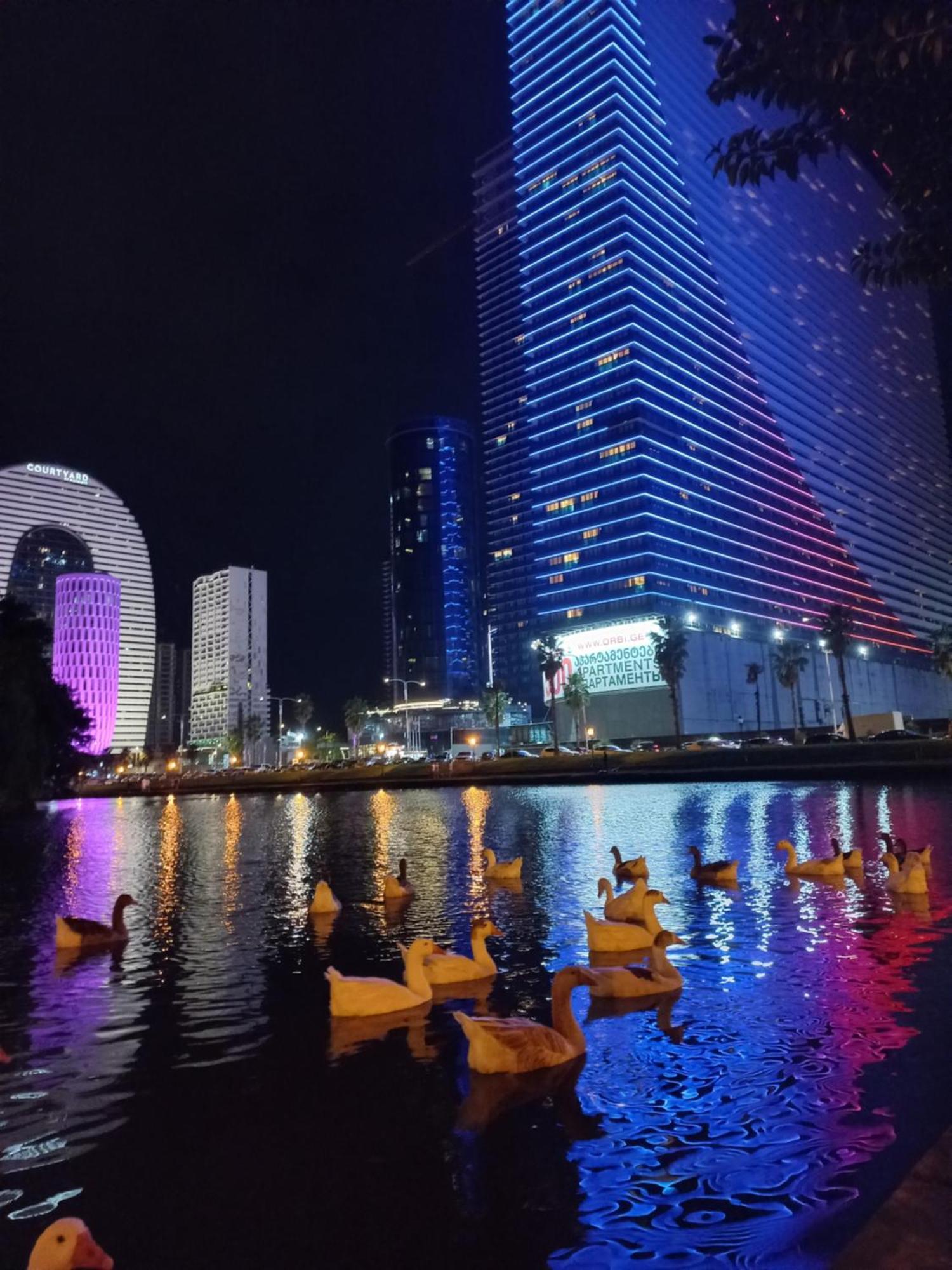 Orbi City Apartments Batumi Luaran gambar